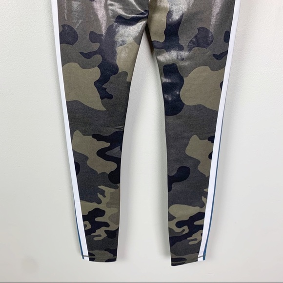 VENOR High Waisted Shiny Camo Leggings Striped Sides Long Length XS/S 1 - Picture 7 of 10